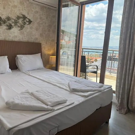 Aparthotel Fenix Complex *